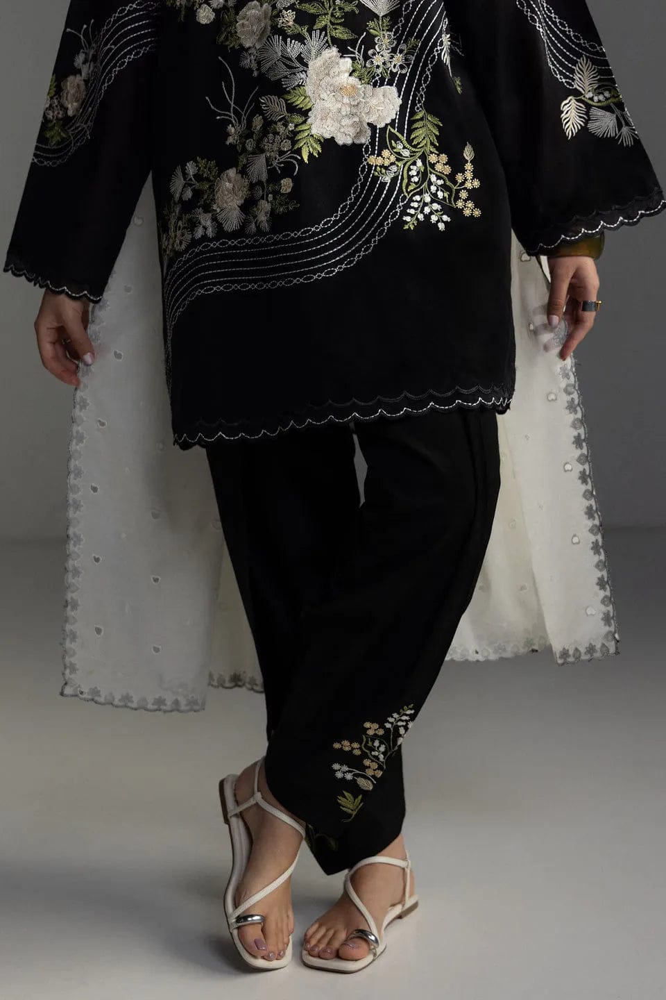 Luxury Airjet Embroidered Lawn Suit with Chiffon Dupatta